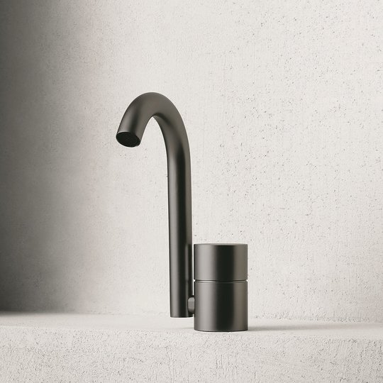 Смеситель для раковины с донным клапаном Fantini Aboutwater AA/27, Matt Gun Metal PVD (33 P5 Y004F) Для раковины Графит